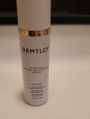 Gently Used DRMTLGY Physical Tinted Moisturizer Spf 44